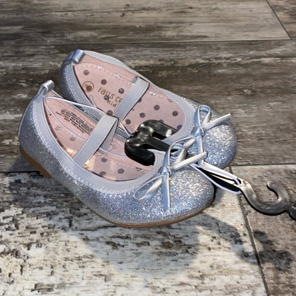 Girls Silver Dress Shoes Size 9 New